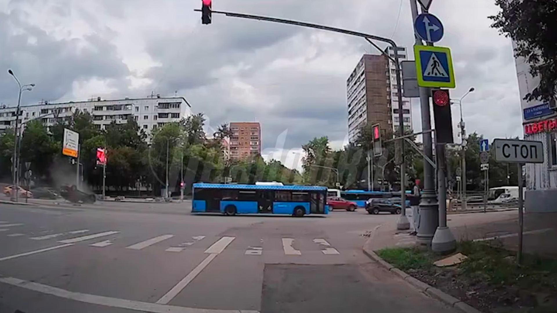 На востоке Москвы перевернулся «Мерседес» совладелицы S7 Марии Филевой