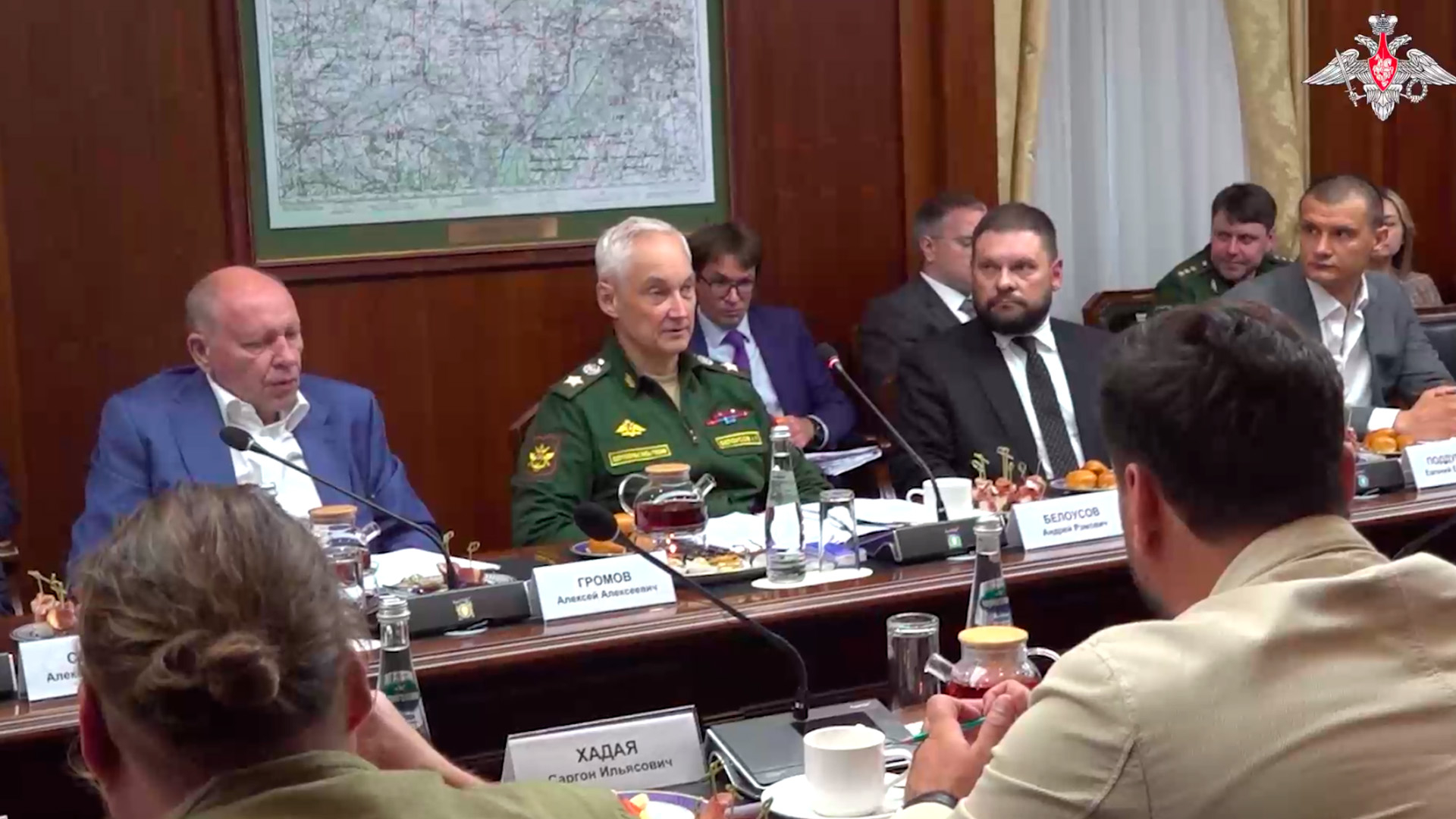 Министр обороны РФ Белоусов провел встречу с военкорами