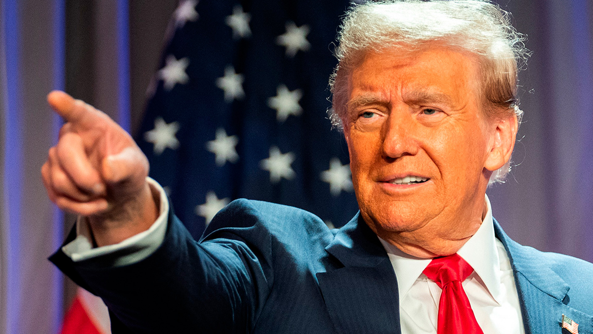 Трамп назвал Россию могучей державой, а Украине посоветовал «заключить сделку»