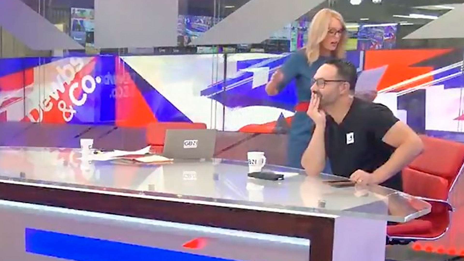 Ведущая GB News возмутилась списком льгот для беженцев и покинула студию