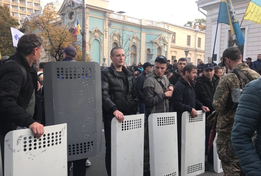 В Киеве протестующие «захватили» часть правительственного квартала
