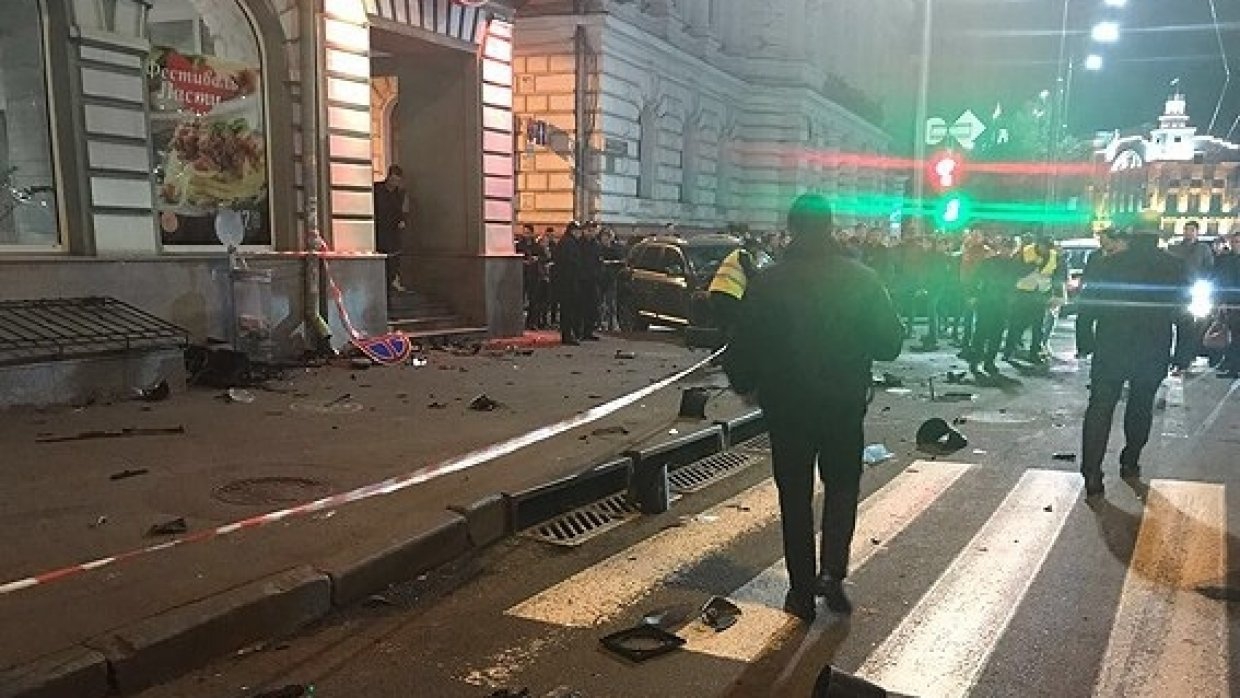 Мажорка на «Лексусе» протаранила пешеходов