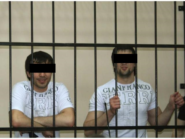 В здании Мосгорсуда шестеро чеченцев в знак протеста вскрыли вены