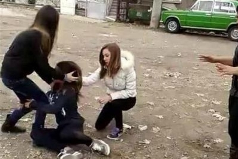 Тяжело больная школьница госпитализитрована после драки с одноклассницей