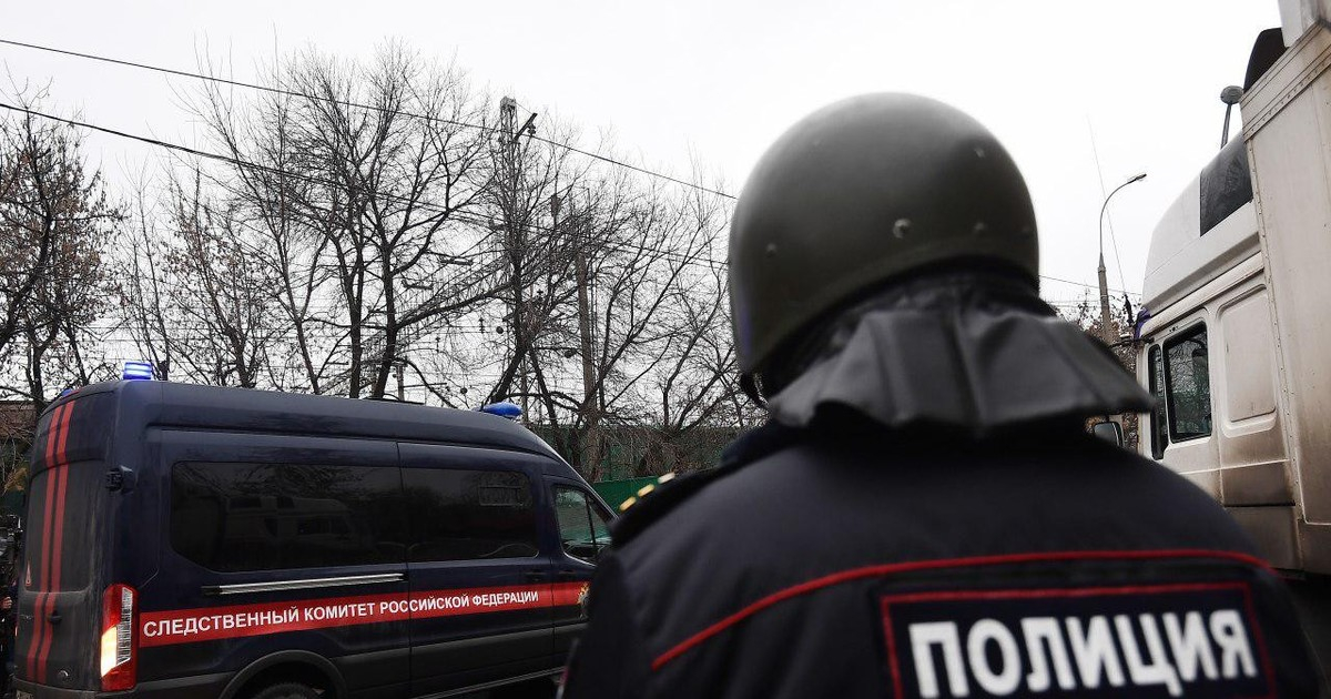 Снова школьники: мальчик ворвался в школу с топором и