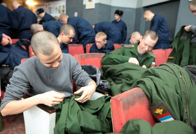 Призывники, не получившие повесток, должны будут явиться в военкомат