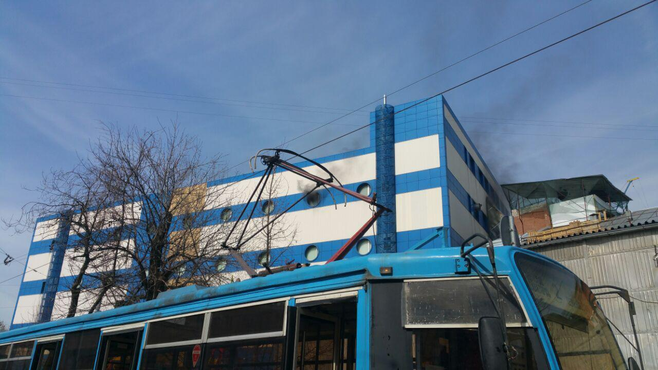 В Москве полыхает ТЦ
