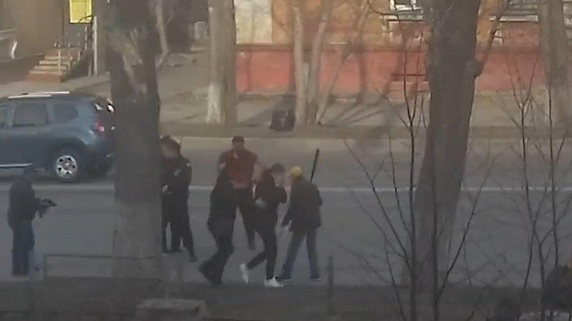 Водитель маршрутки набросился на пассажира с битой