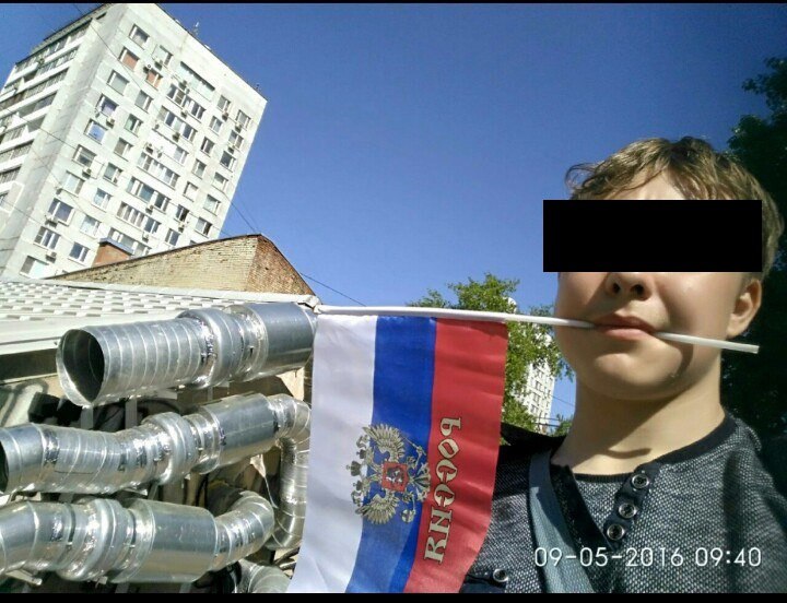 После визита сотрудников ФСБ юный победитель олимпиад по химии выпал из окна