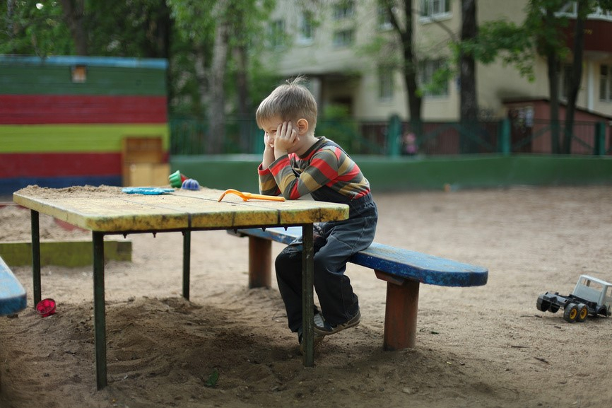Заведущая детсадом продавала мебель и технику из своего учреждения