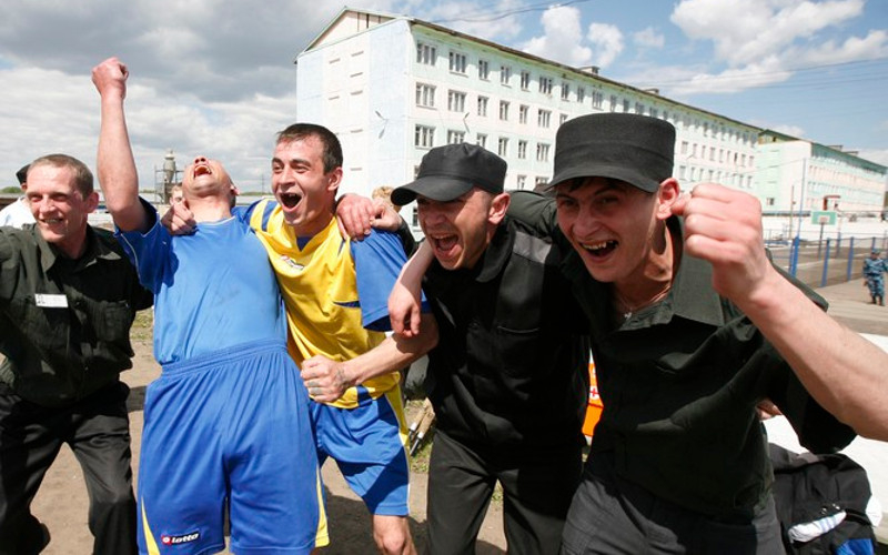И во сне, и наяву за Россию пасть порву!