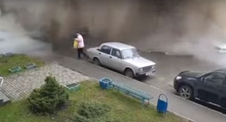 Эффектная коммунальная авария в Барнауле попала на видео