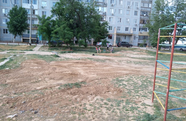 Обидчивые чиновники забрали детскую площадку у