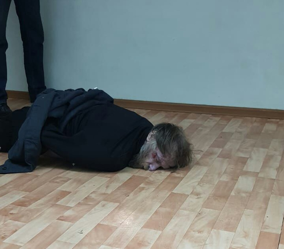 Совращал детей за конфеты. Педофил покончил с собой во время задержания