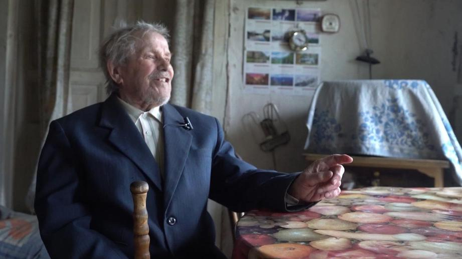 Копил 40 лет! Пенсионер пожертвовал детдому миллион рублей