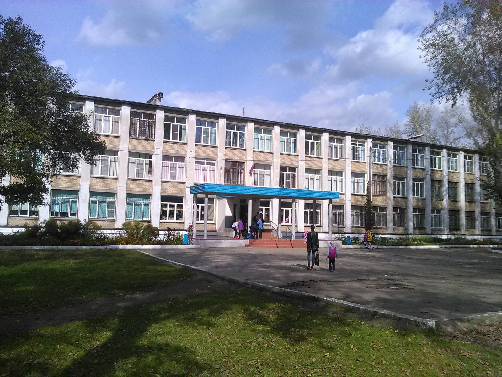 «Было страшно!». Обстреляли школу в самом центре Челябинска