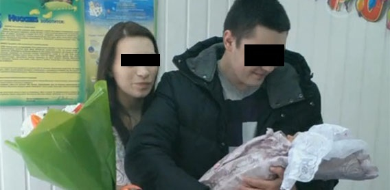 Никак не успокаивалась! Папашка до полусмерти избил свою маленькую дочь
