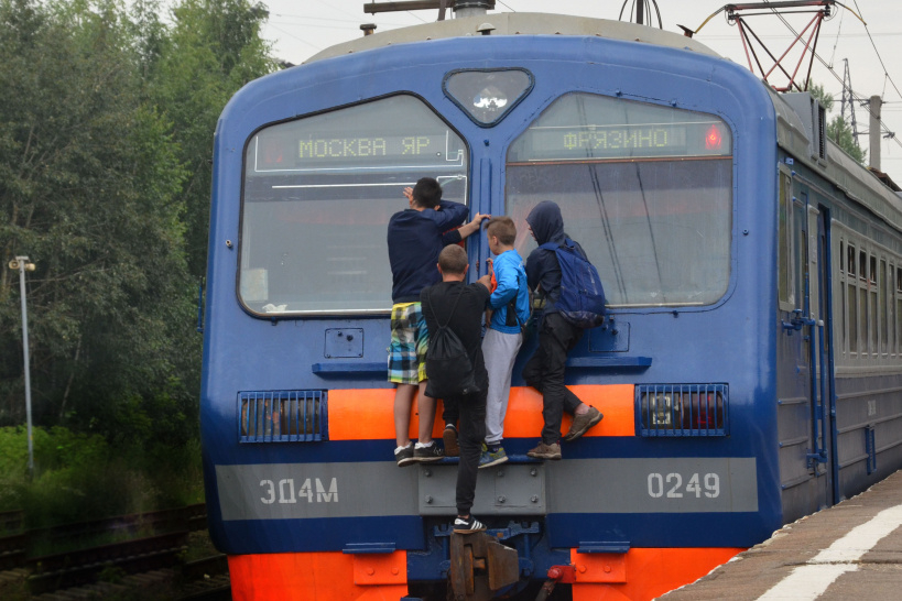 Очередной подросток-зацепер погиб под Москвой