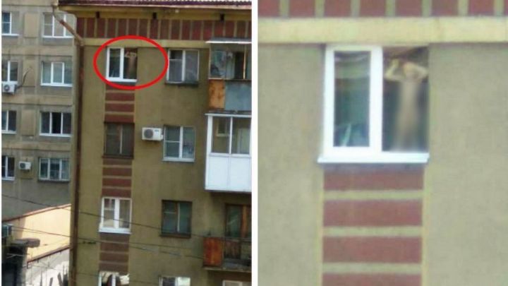 «Стучит ладошками по стеклу». Голый ребенок гуляет по окну многоэтажки