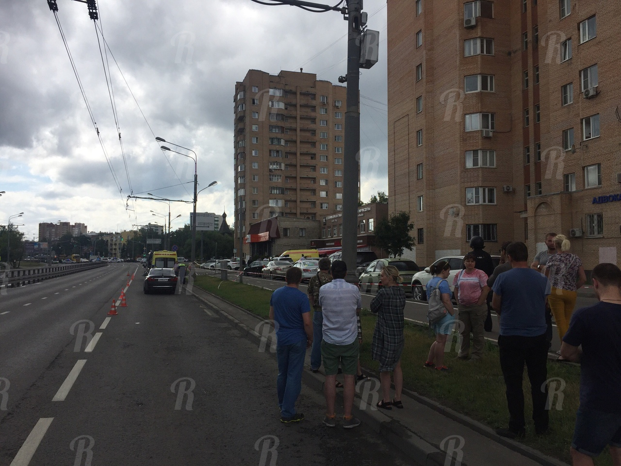В Москве неизвестный взял в заложники сотрудника магазина «Дикси»
