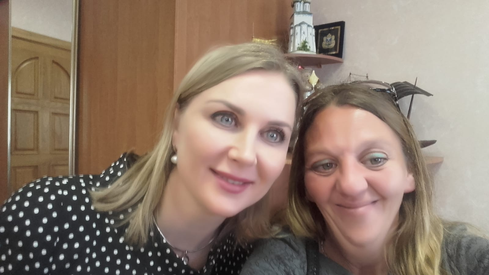 Глава национального родительского комитета приехала к немецким беженцам во Псков