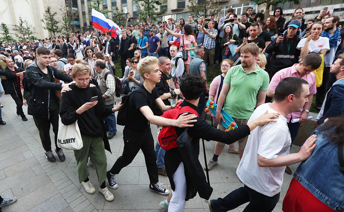 Отличников лишили стипендий из-за задержания на протестных митингах