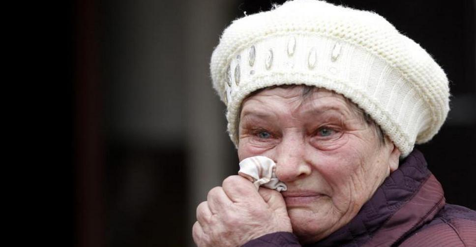 Она видела, но не могла помочь. Ребенок погиб, упав в ливневку