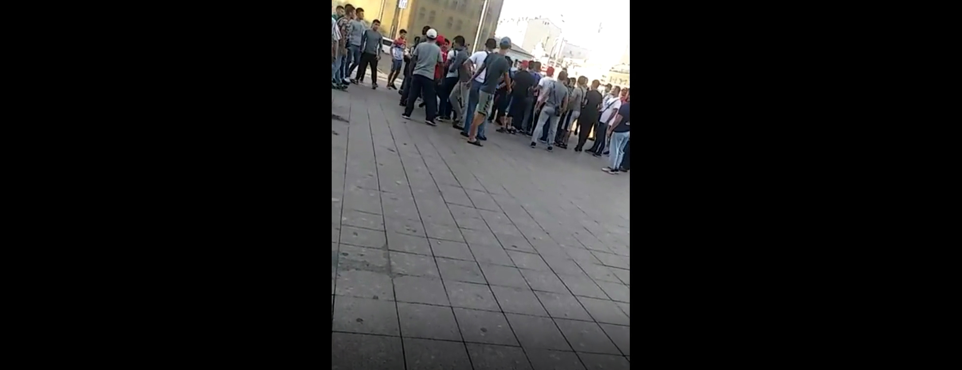 Полсотни мигрантов устроили драку в столице