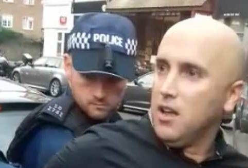 Британский журналист Грэм Филлипс угодил в полицию за акцию протеста в посольстве Грузии
