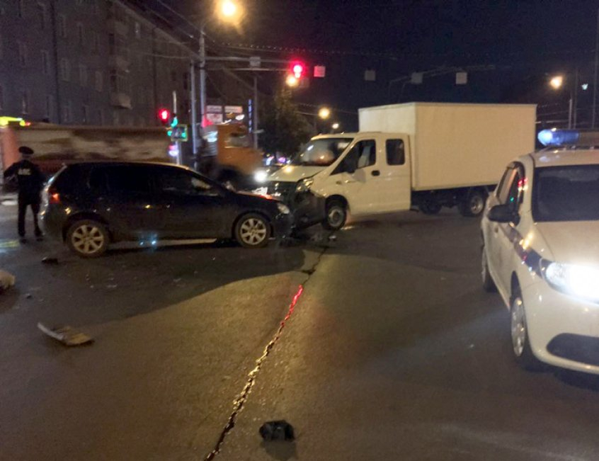 Водитель вез на капоте сбитого пешехода, пока не убил его