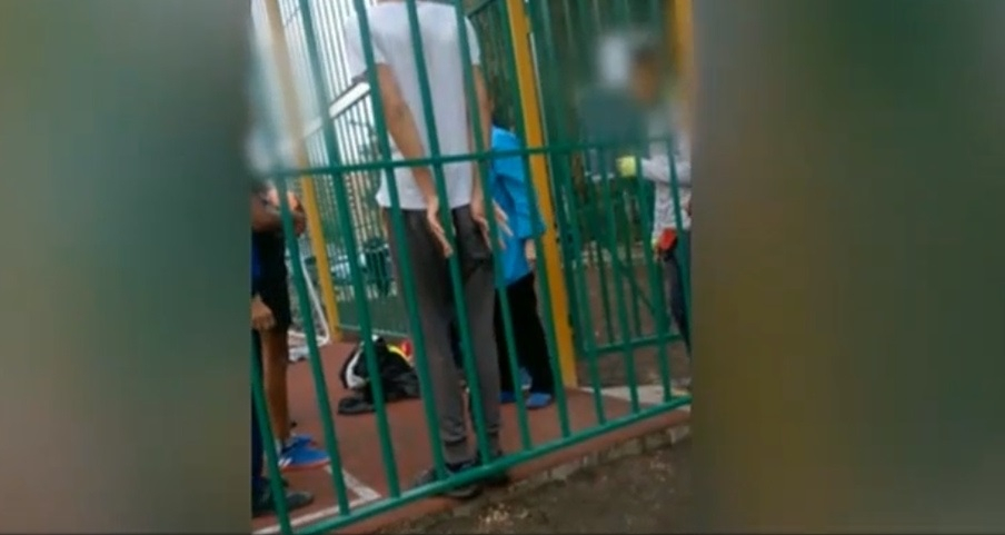 «Свои» против «чужих»: вход на детскую площадку строго по списку