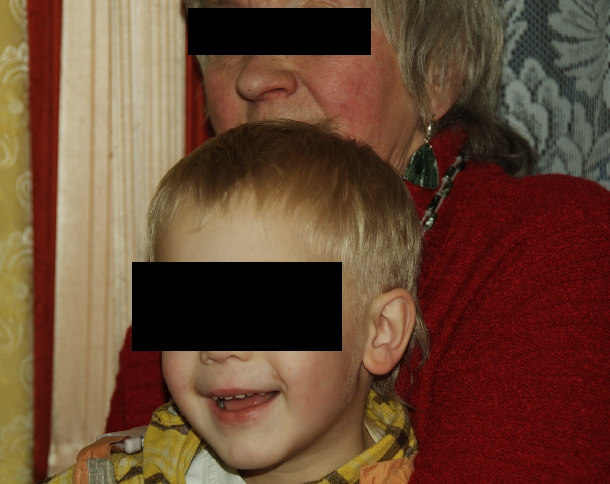 «Запах не чувствовался – все закрыто». Четыре дня школьник провел с трупом своей бабушки в квартире