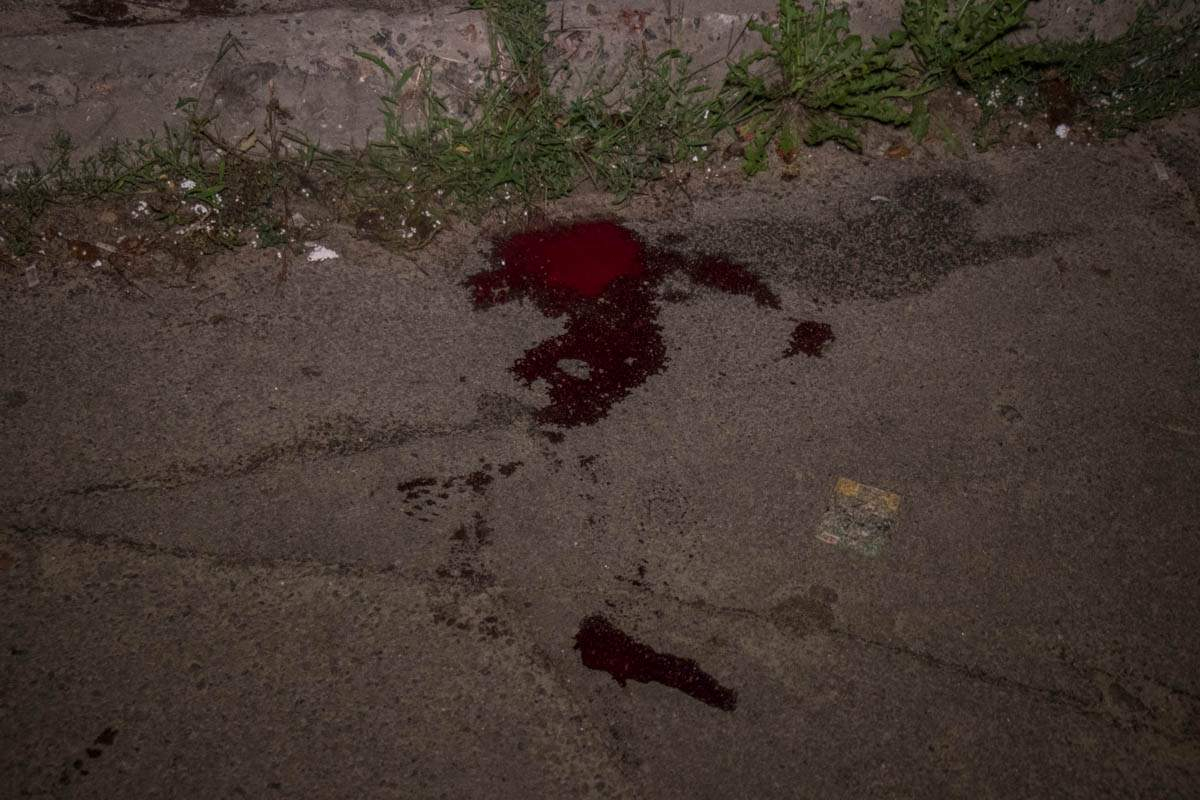 В Благовещенске парня ударили ножом в шею из-за просьбы перепарковаться