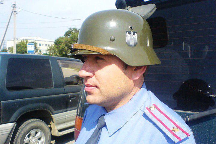 Без уведомления: приморского блогера оштрафовали за фото полицейского со свастикой