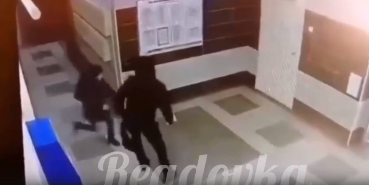 В Красноярске мужчина обокрал и избил 9-летнего ребенка