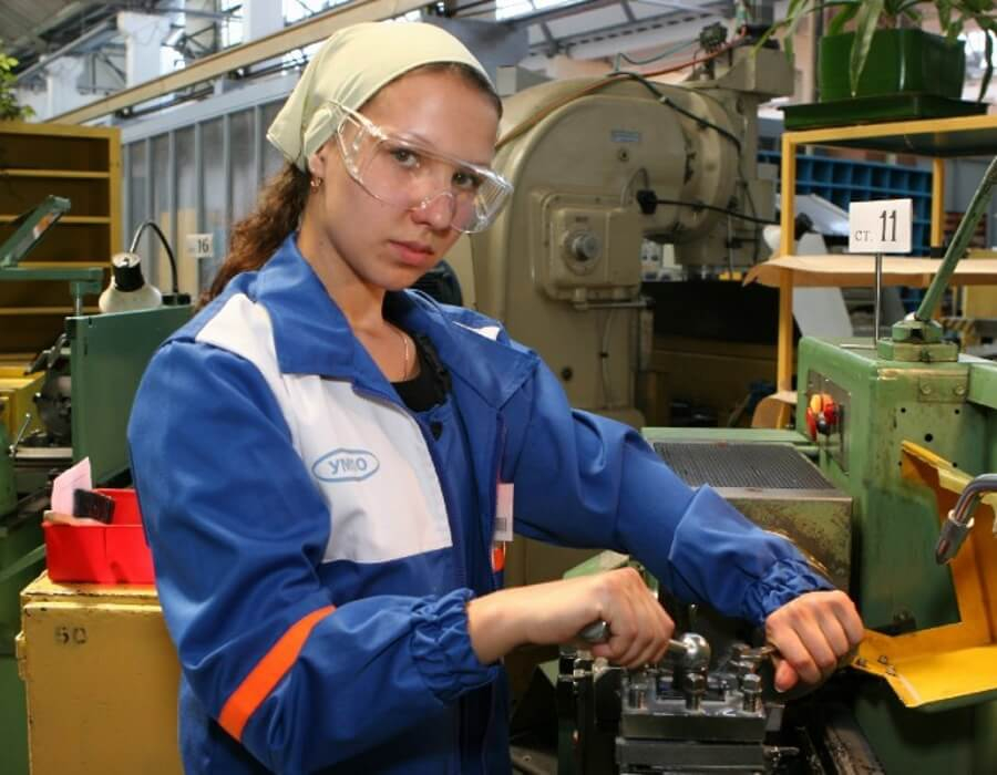 Каждый пятый российский работник зарабатывает менее 15 тысяч рублей
