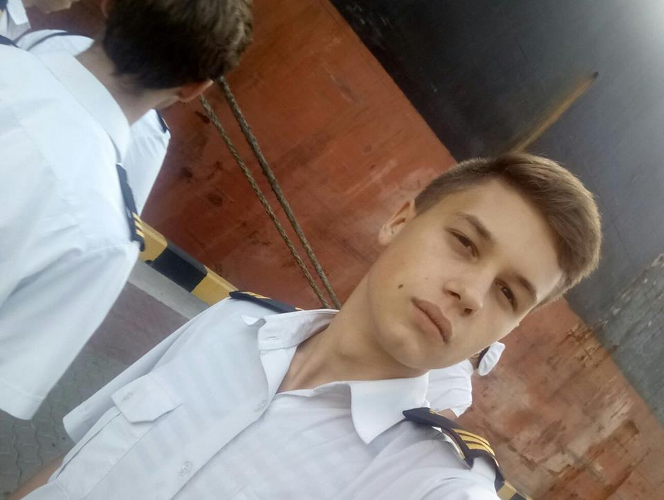 Задержанных украинских моряков мучают 