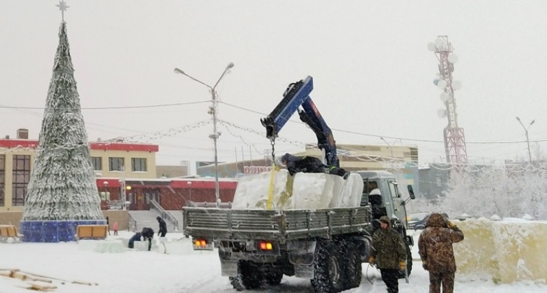Ямальские дети заслужили городок изо льда с какашками
