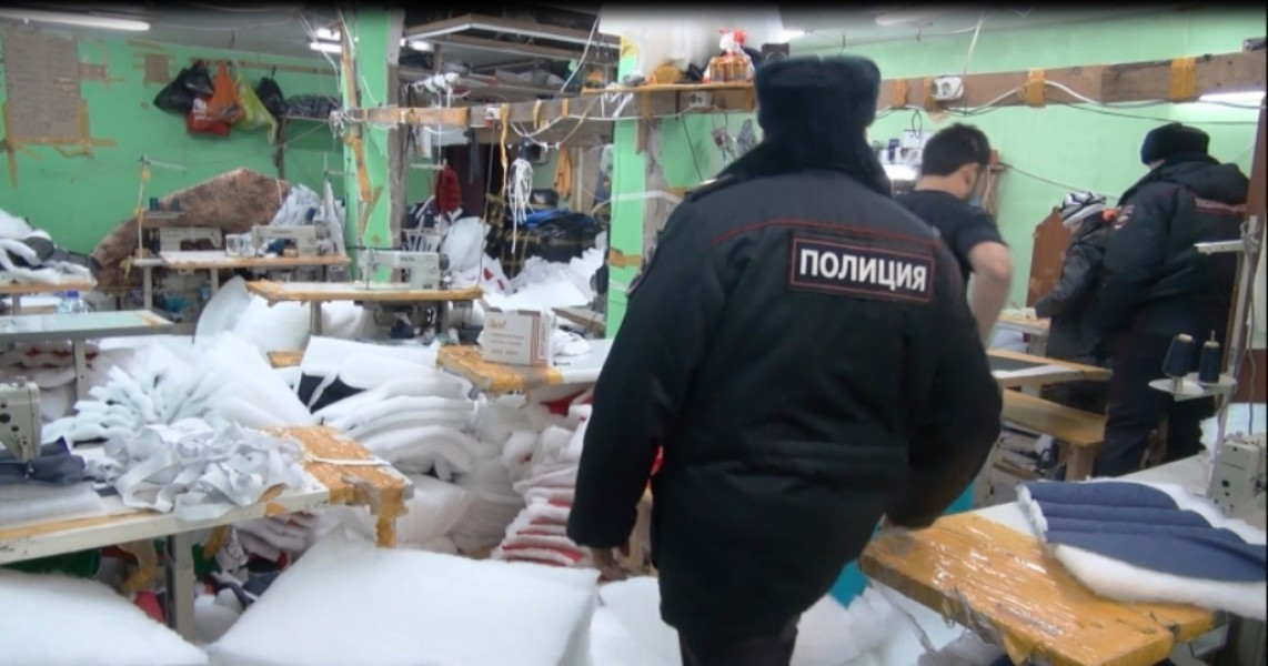 Полицейский задержан за похищение и групповое изнасилование