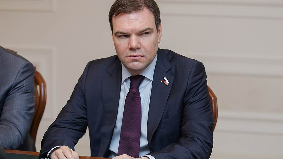 Комитет Госдумы поддержал законопроект об оскорблении власти в сети