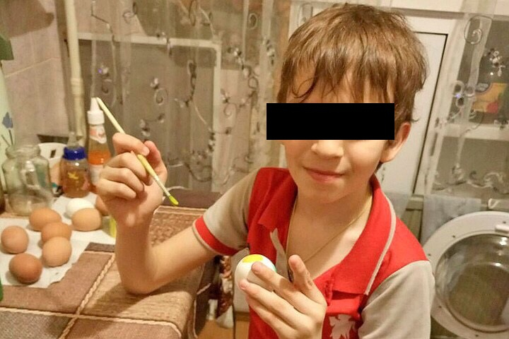 Снова офники: ребенка избили палками и забросали петардами из-за шапки