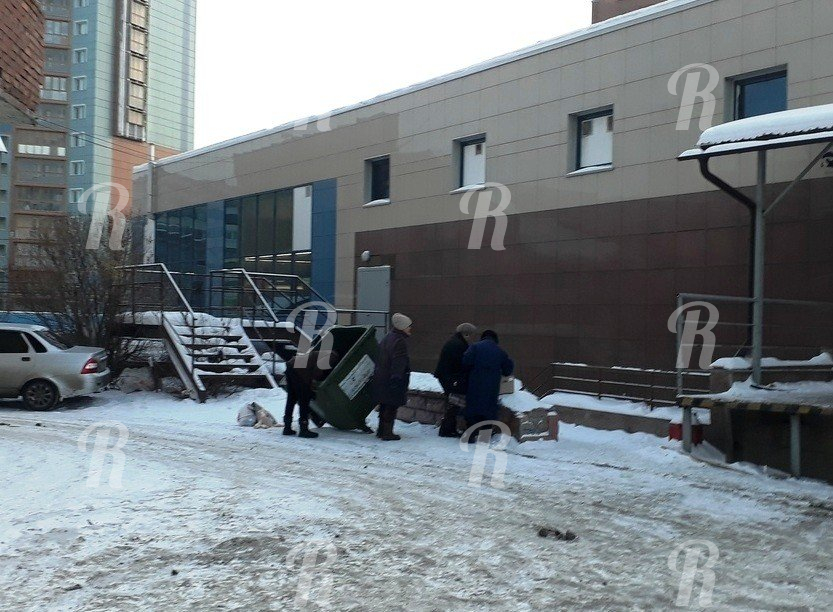 В Госдуме предложили бесплатно раздавать продукты с истекающим сроком годности