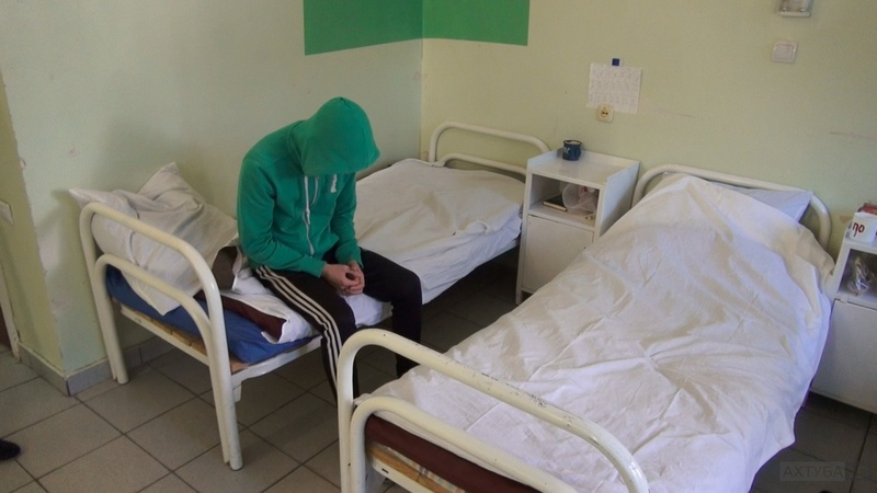 В Петербурге 12-летнего мальчика взрослые пытали шокером и жгли сигаретами