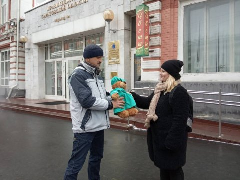 В Саратове родители по очереди голодают из-за массового увольнения врачей