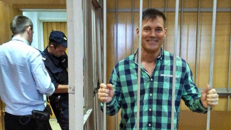 Американца, которому нельзя употреблять «магазинный алкоголь», выпустили из СИЗО