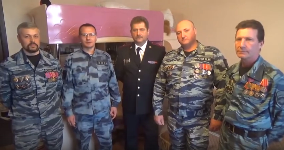 Росгвардия выселяет пенсионеров ОМОНа на улицу