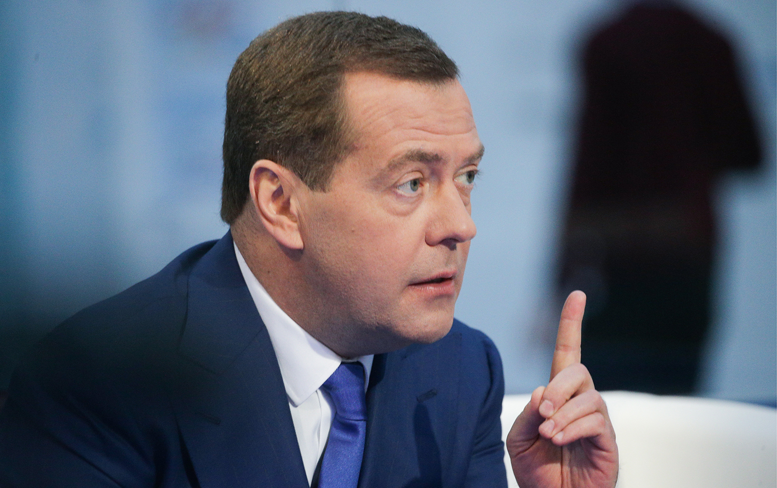 Медведев сообщил, что россияне бедствует по разным причинам