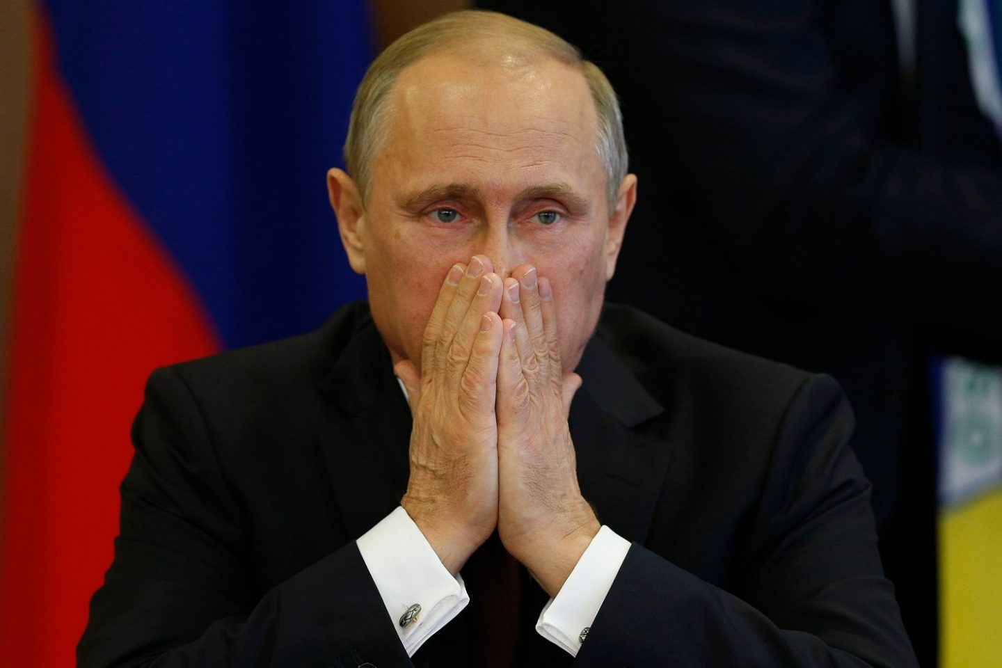 «Путин – сказочный ***»: россияне запустили опасный флешмоб