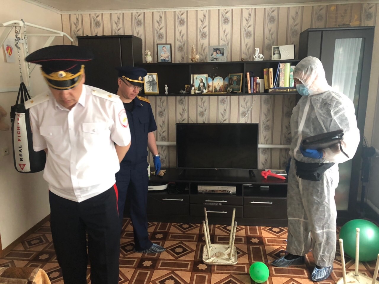 Крестный отец зарезал 10-летнего мальчика и его отца в День семьи