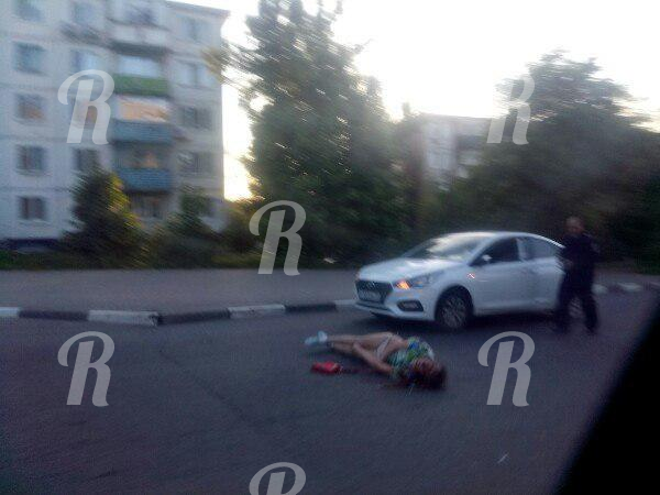 В Белгороде полицейский сбил девушку на пешеходном переходе